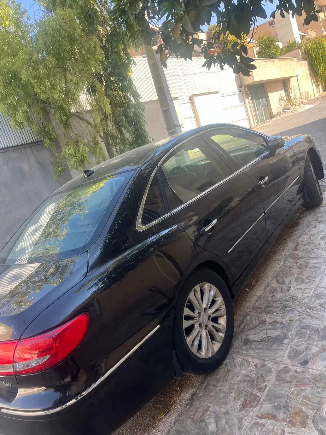 آزرا  ۲۰۱۱|خودرو سواری و وانت|شیراز, تپه تلویزیون|دیوار