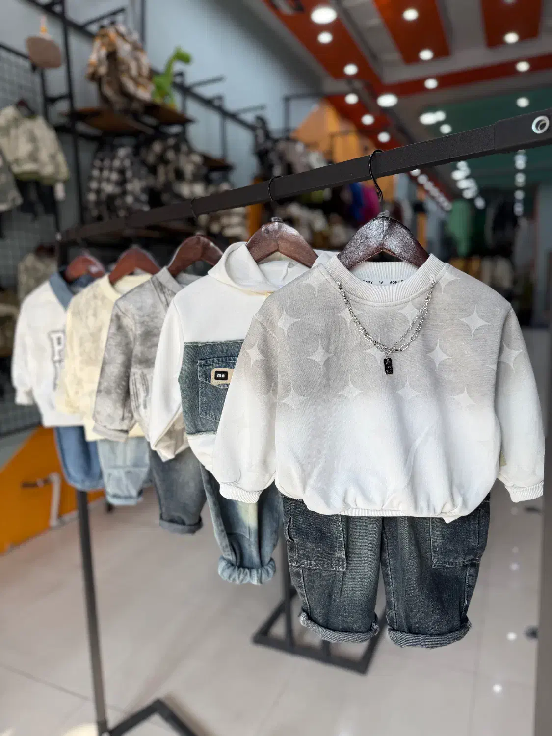 فروشنده لباس بچگانه|استخدام بازاریابی و فروش|باقرشهر, |دیوار