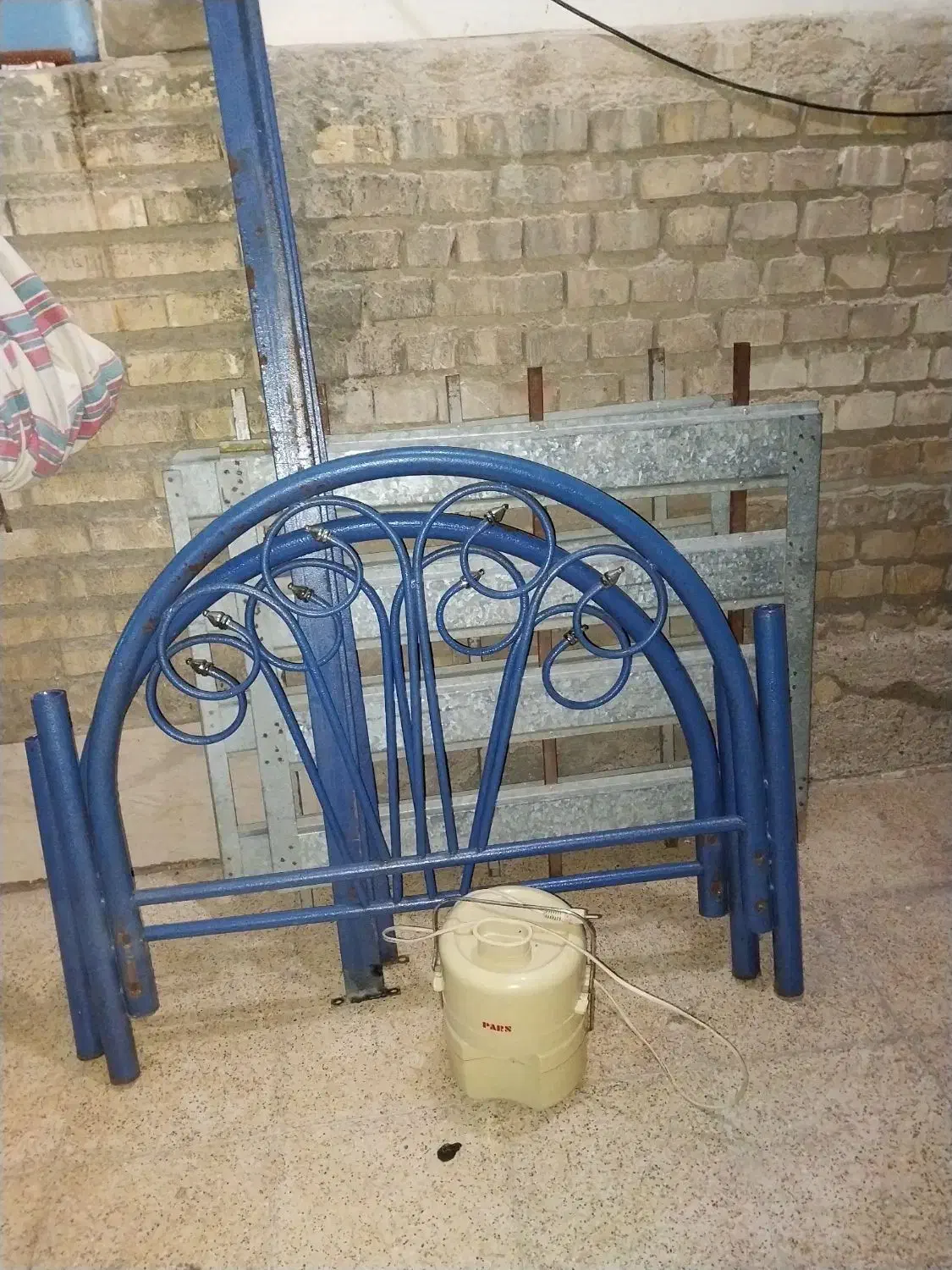 تخت خواب  فرفورژه تک نفره|حراج|خرمشهر, |دیوار
