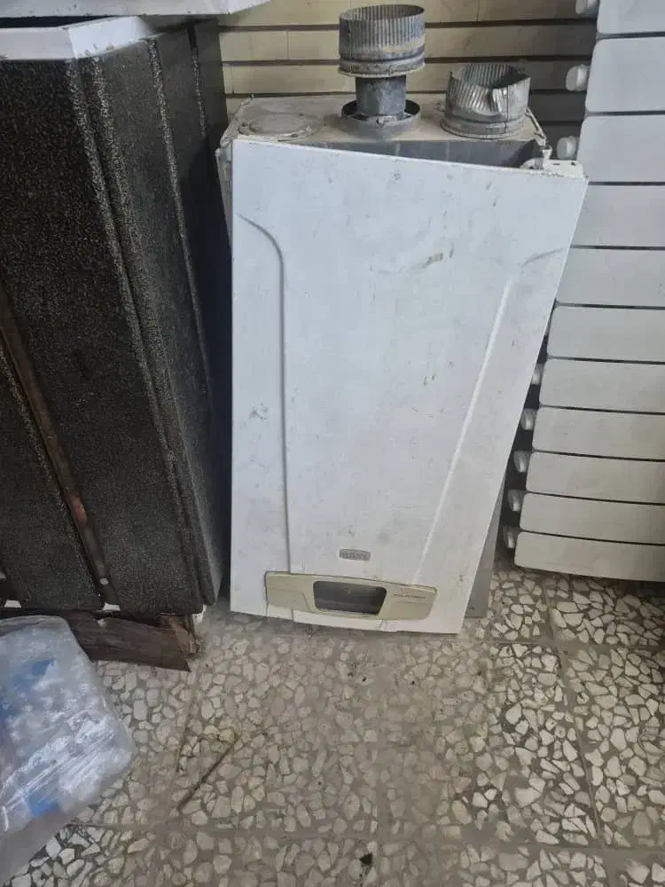 تعدادی شوفاژ و پکیج|آبگرمکن، پکیج، شوفاژ|اصفهان, جاوان|دیوار