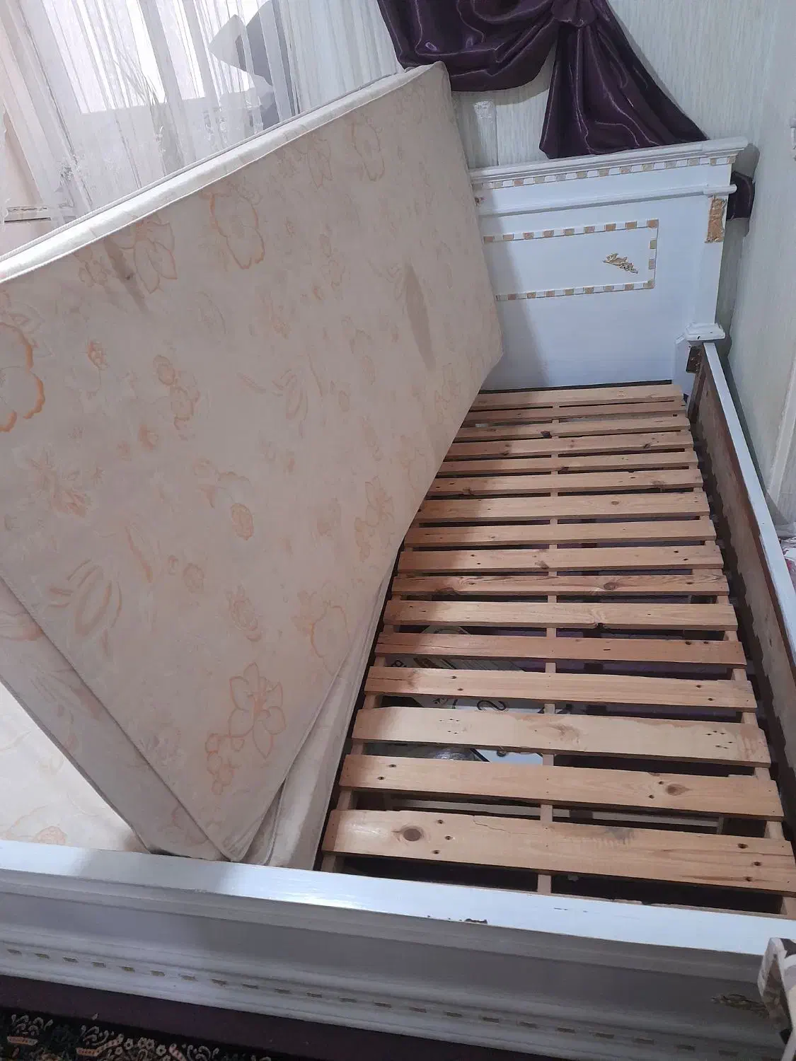 تخت خواب ۲نفره تمام چوب همش باهم|تخت و سرویس خواب|مشهد, هفت تیر (نه دره)|دیوار