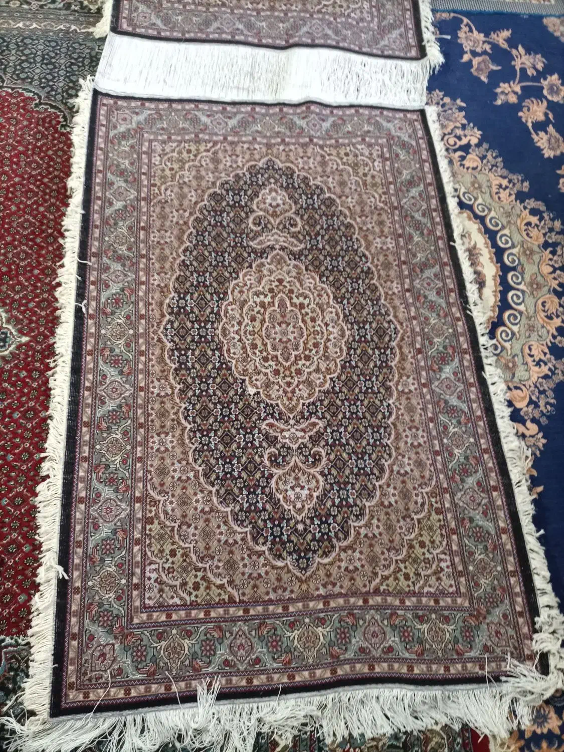 یک جفت‌فرش‌دستبافت‌بدون‌پرداخت|فرش|اردبیل, |دیوار