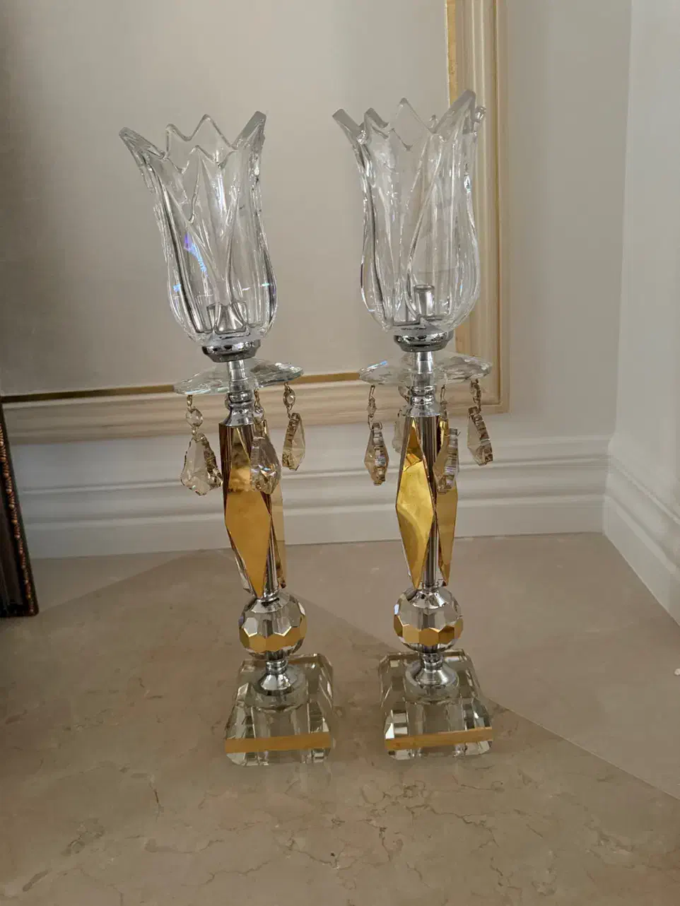 شمعدان|کلکسیون اشیاء عتیقه|تهران, نیروی هوایی (پیروزی)|دیوار