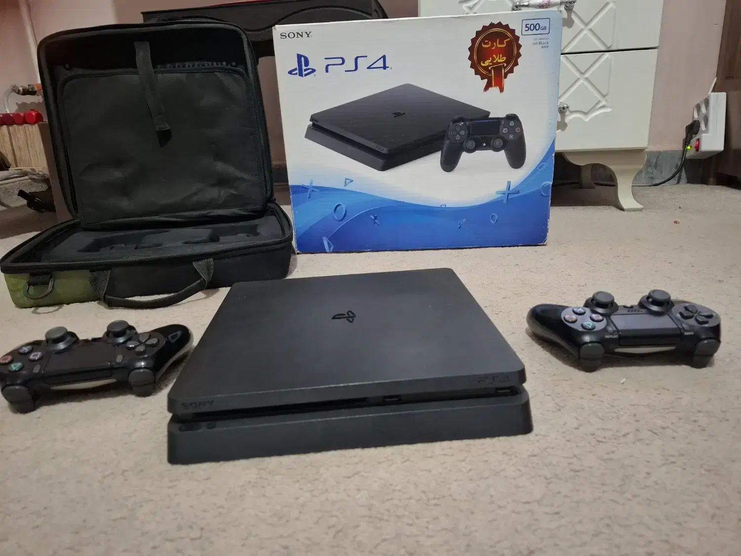 پی اس فور اسلیم ۵۰۰ گیگ کپی خور ورژن۹ دو دسته اصلی|کنسول، بازی ویدئویی و آنلاین|نهاوند, |دیوار