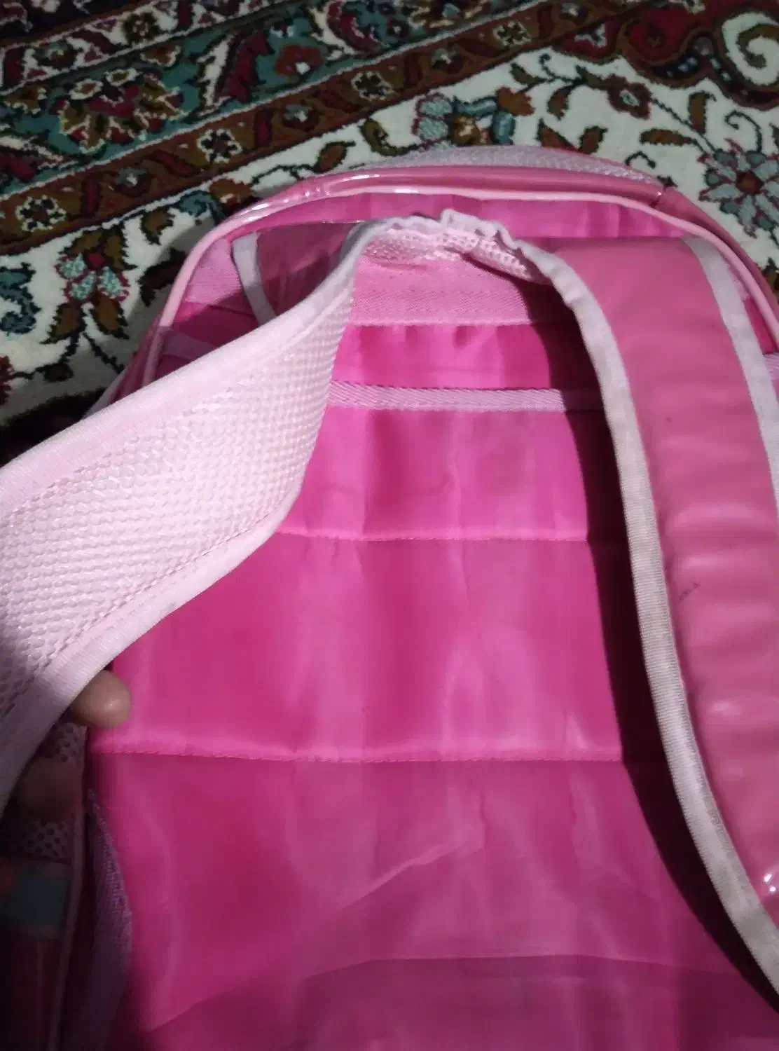 کیف مدرسه دخترانه|کیف، کفش، کمربند|صدرا-فارس, فاز ۱|دیوار