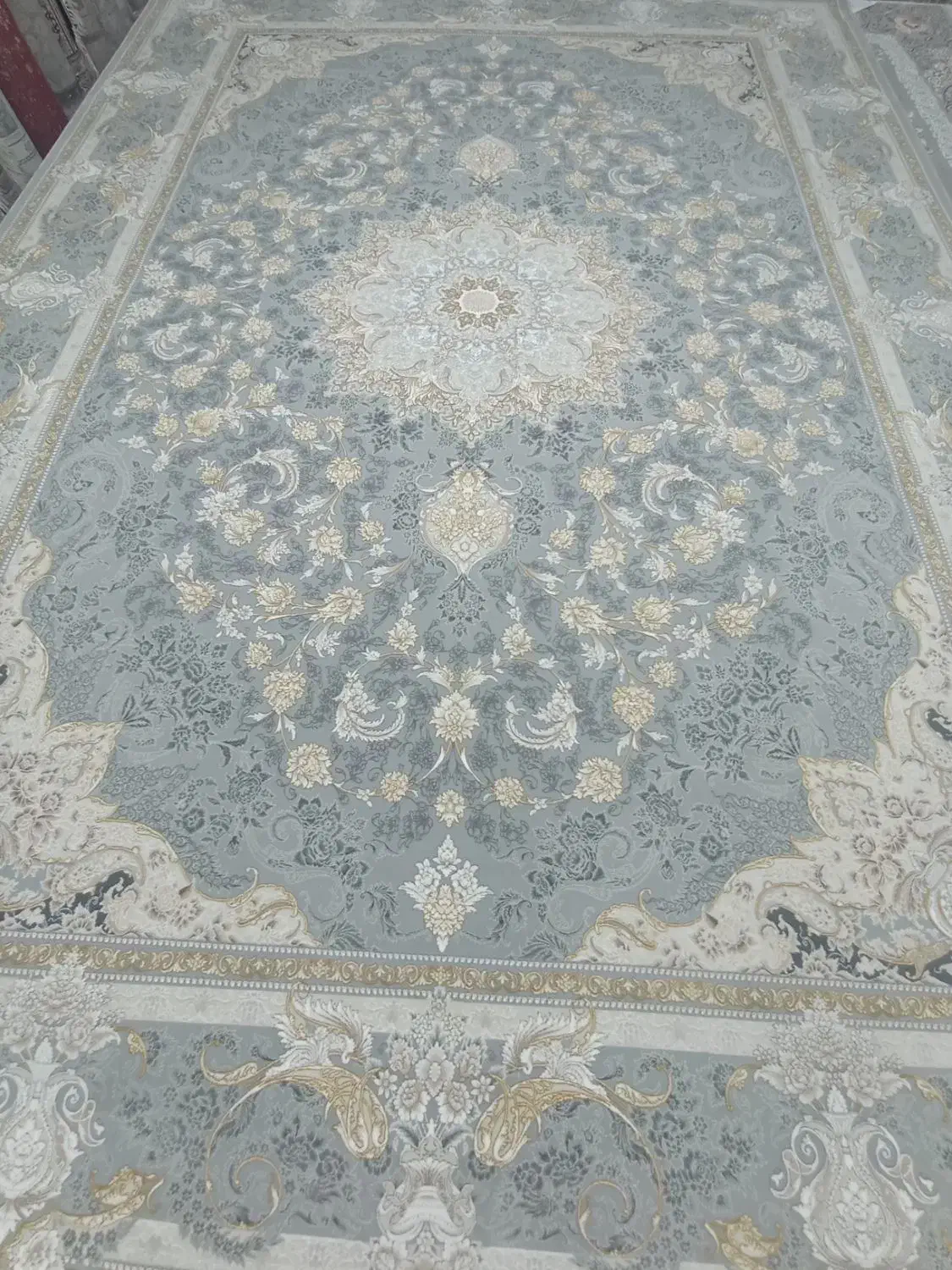 فرش 9 متر آکبند. 1200 شانه گلبرجسته // فرش فانوس|فرش|بیرجند, |دیوار