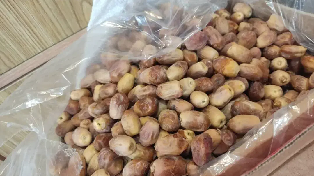خرمای زاهدی درجه یک خشک و شیرین|خوردنی و آشامیدنی|تهران, مرزداران|دیوار