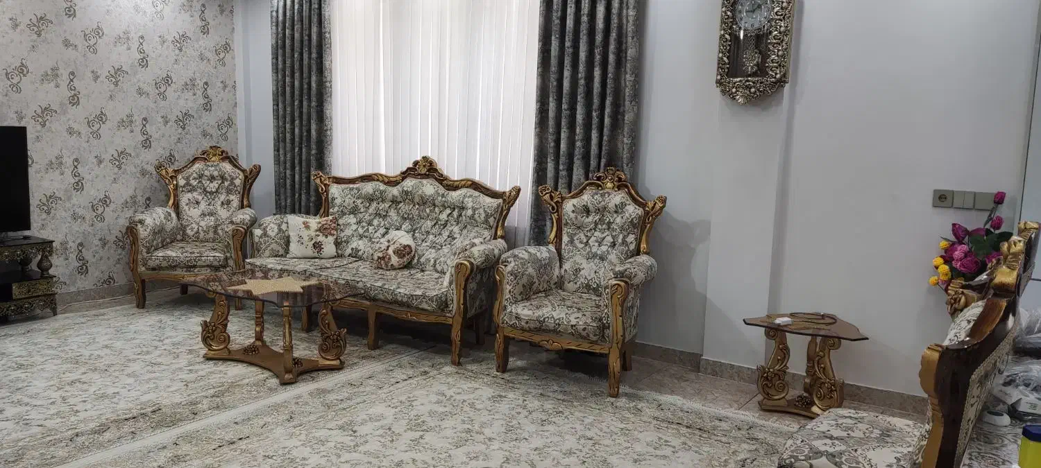 مبل سلطنتی 9نفره چوب گردو به همراه سه عسلی|مبلمان خانگی و میز عسلی|کرمانشاه, |دیوار