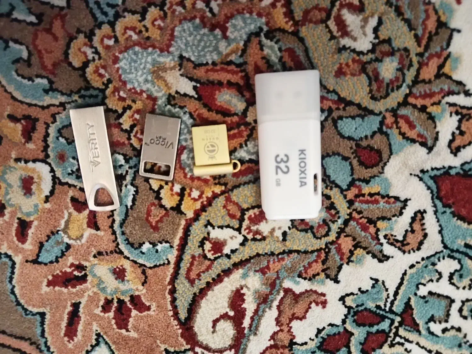 چهار عدد فلش نو|قطعات و لوازم جانبی رایانه|اردبیل, |دیوار