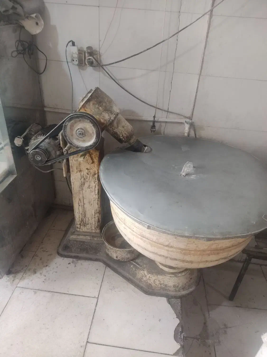 خمیر گیر و غلتک|ماشینآلات صنعتی|میانه, |دیوار