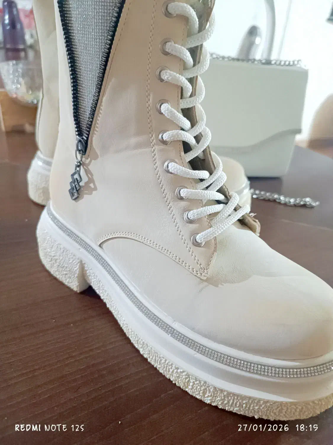 کیف و نیم بوت سفید|کیف، کفش، کمربند|بجنورد, |دیوار