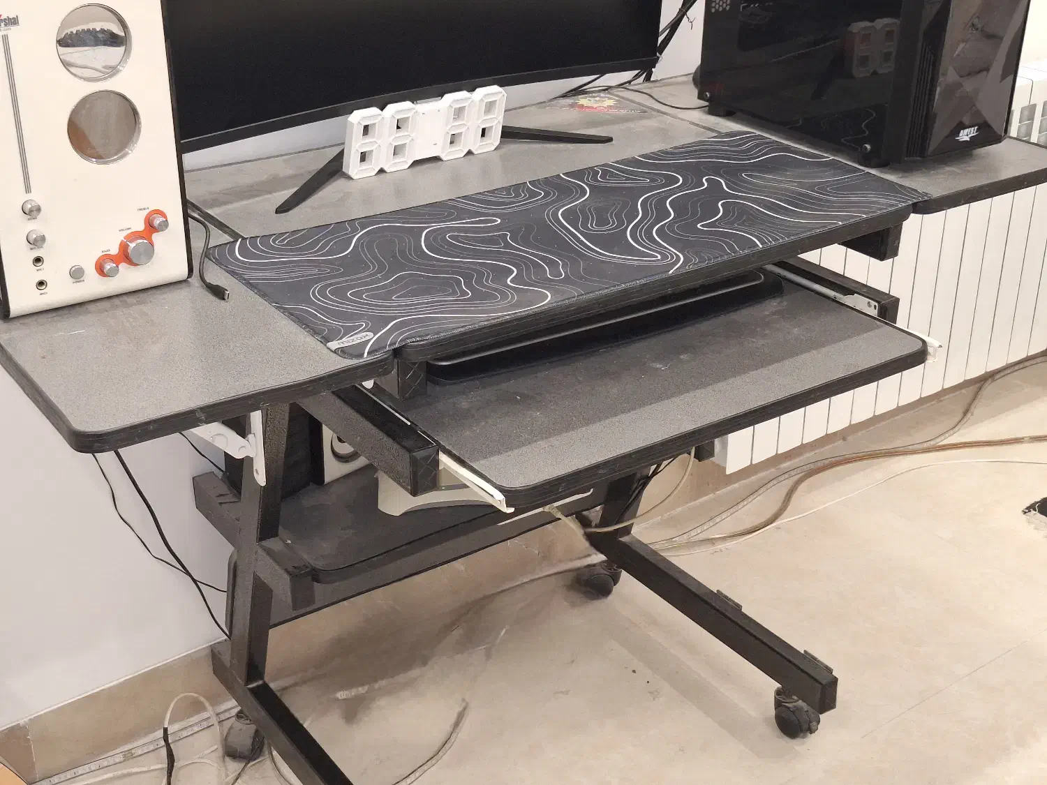 میز کامپیوتر اسکلت فلزی محکم|میز تحریر و کامپیوتر|یزد, |دیوار