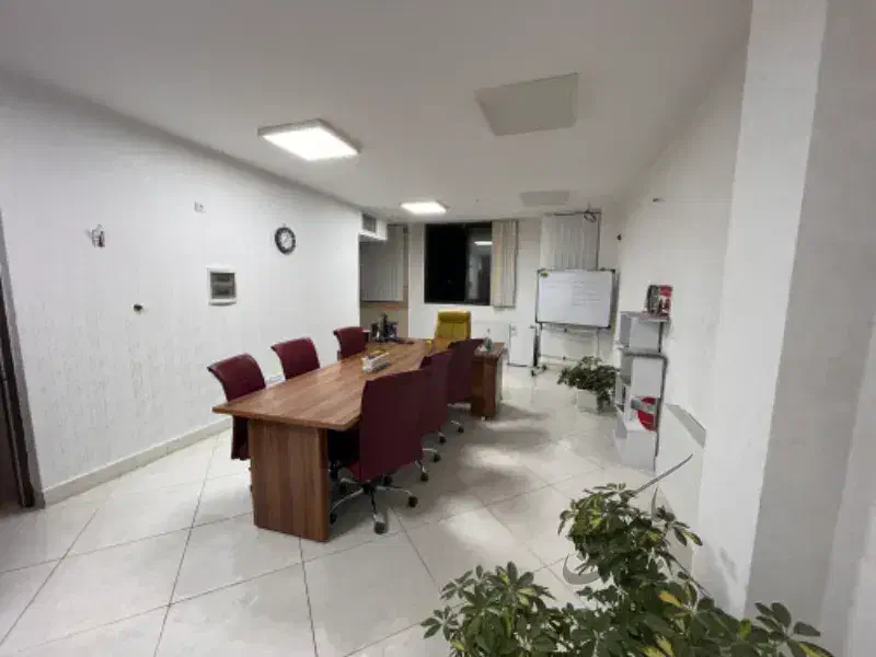 منشی خانم مجرد جهت دفتر مدیر عامل|استخدام اداری و مدیریت|تهران, امانیه|دیوار