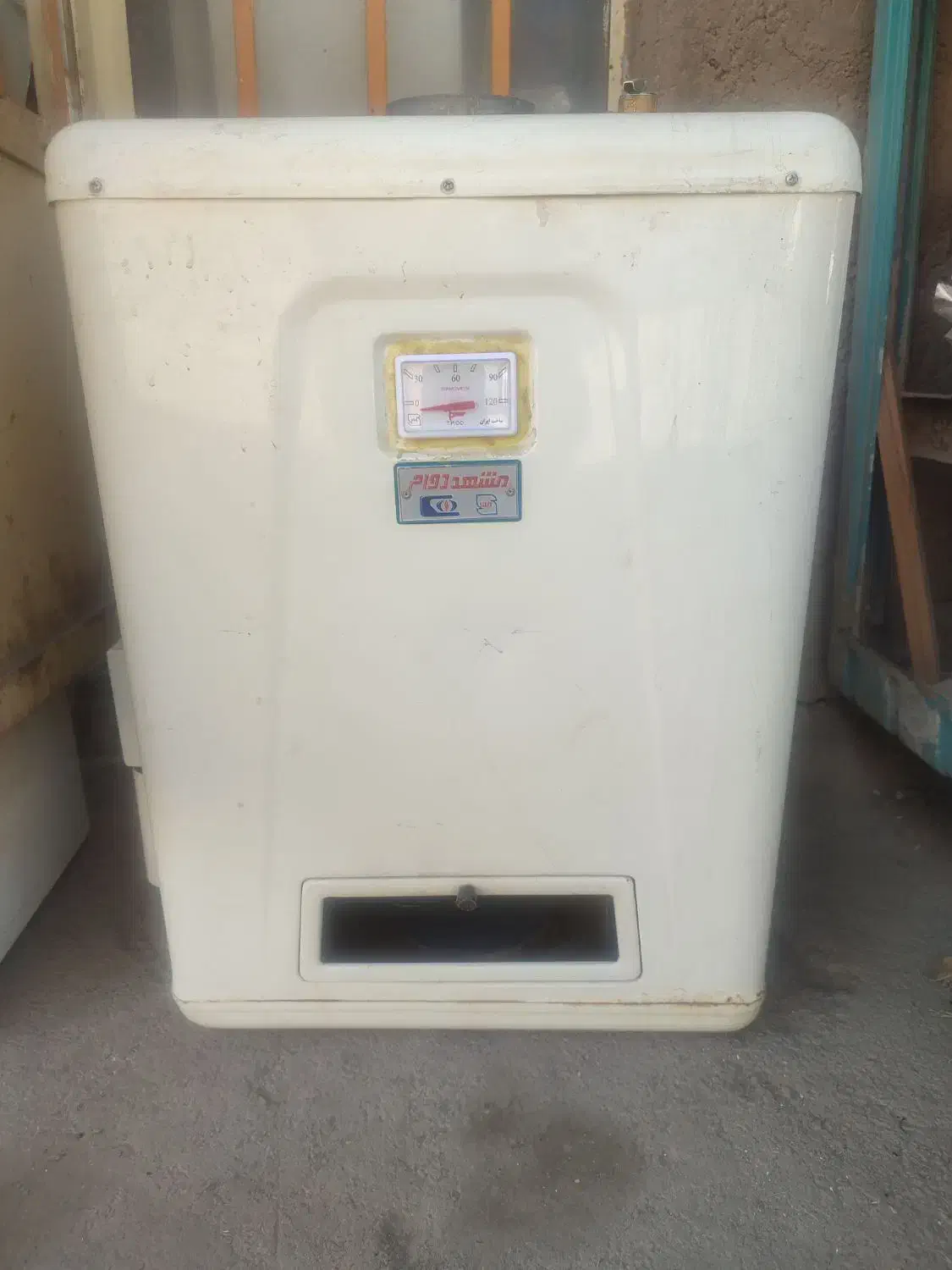 مخزن دار دیواری|آبگرمکن، پکیج، شوفاژ|زرند, |دیوار