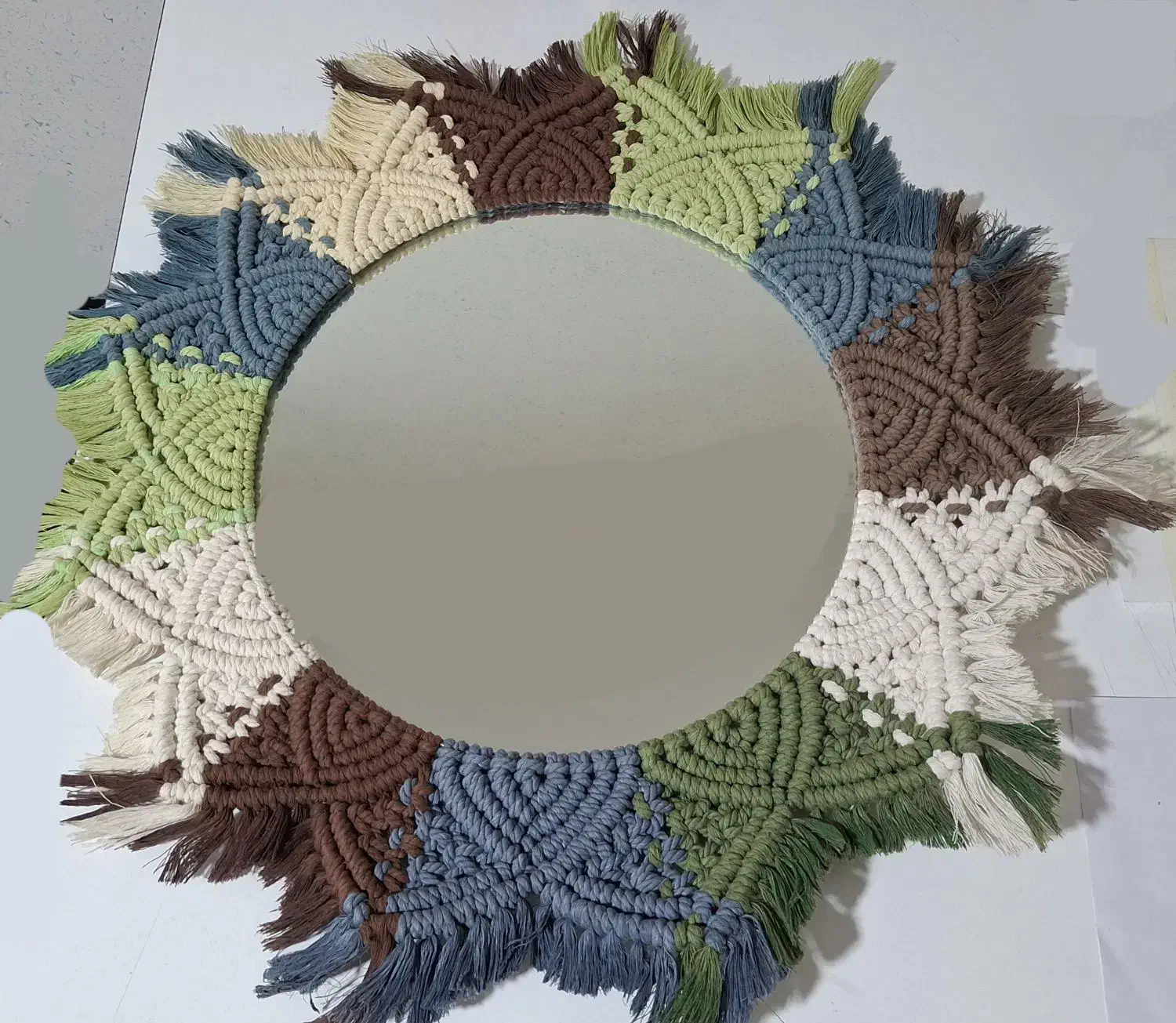 آیینه|آینه|قائم‌شهر, |دیوار