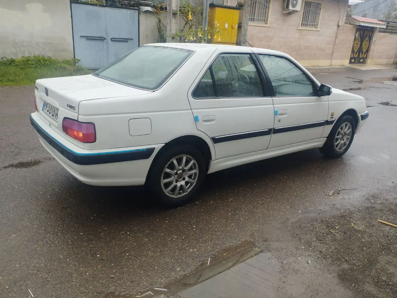 پژو پارس|خودرو سواری و وانت|لاهیجان, بازکیاگوراب|دیوار