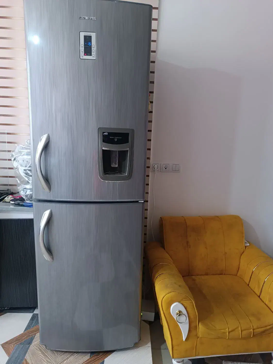 یخچال الکترواستیل|یخچال و فریزر|صحنه, |دیوار