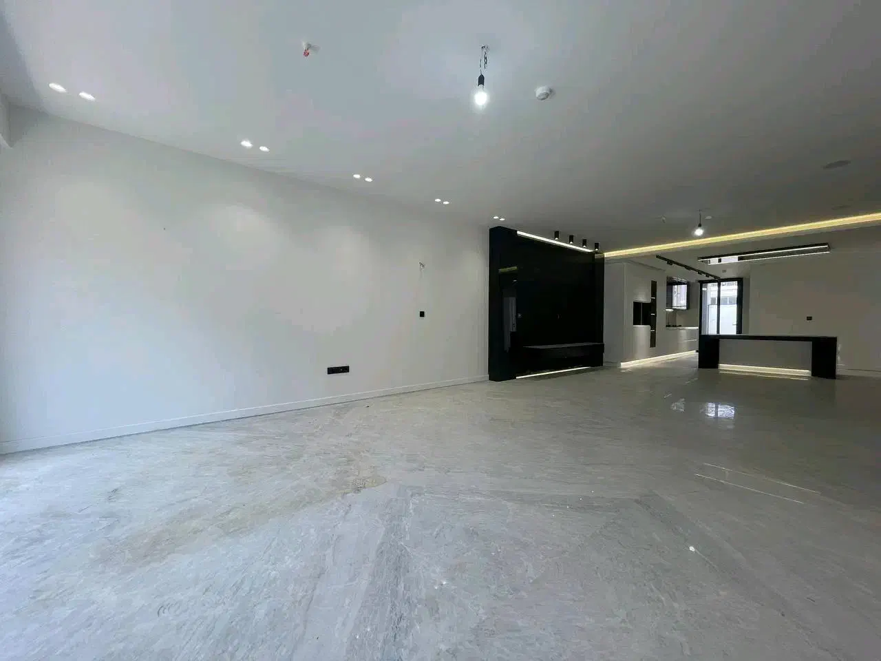 آپارتمان ۲۰۰ متری ۳ خوابه/تک واحدی/آپادانا دوم|فروش آپارتمان|اصفهان, آبشار|دیوار