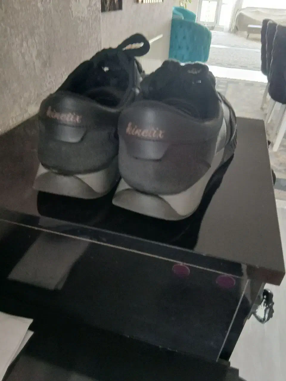 کفش|کیف، کفش، کمربند|سهند, |دیوار