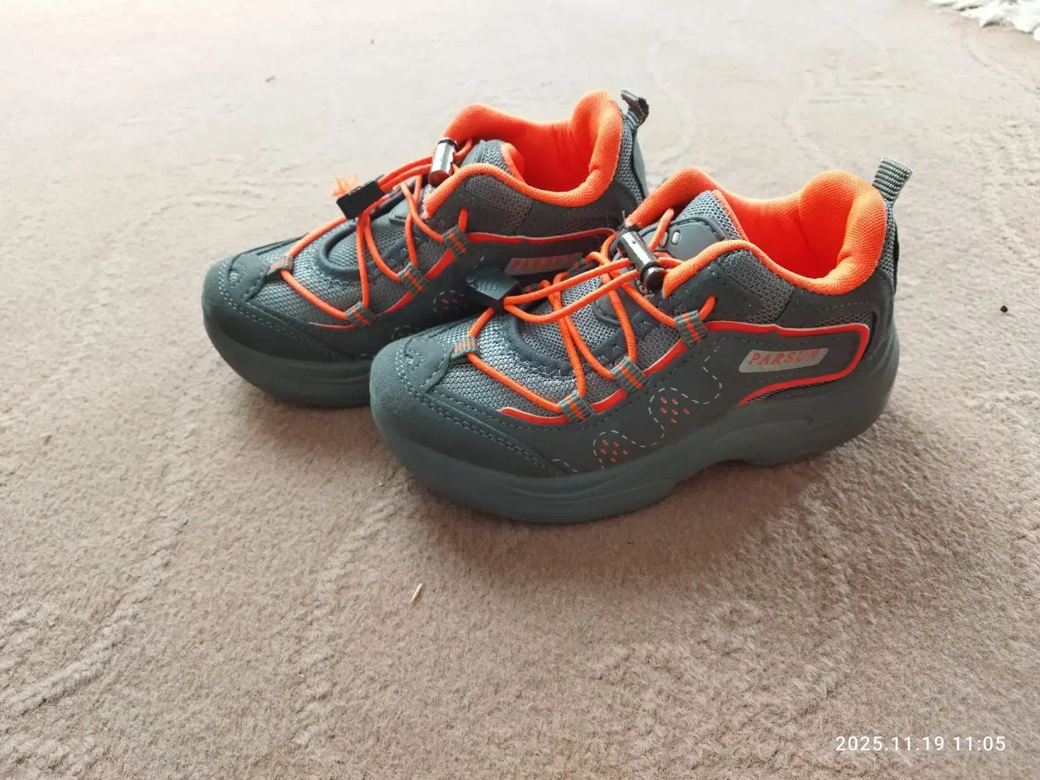 کفش اسپورت بچگانه سایز29|کیف، کفش، کمربند|مهریز, |دیوار