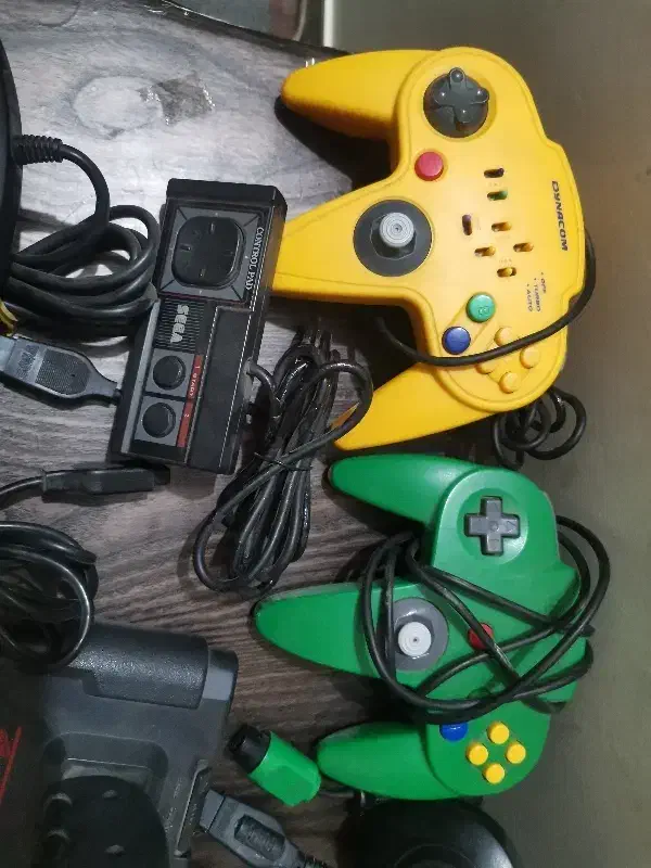 دسته بازی یا کنترل کنسول های سگا ونینتندو و اتاری|کنسول، بازی ویدئویی و آنلاین|تهران, فدک|دیوار