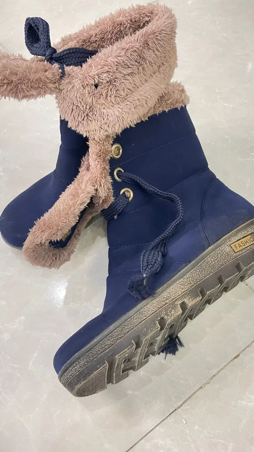 پوتین اورجینال کاملا نو قیمت مناسب|کیف، کفش، کمربند|رشت, منظریه|دیوار