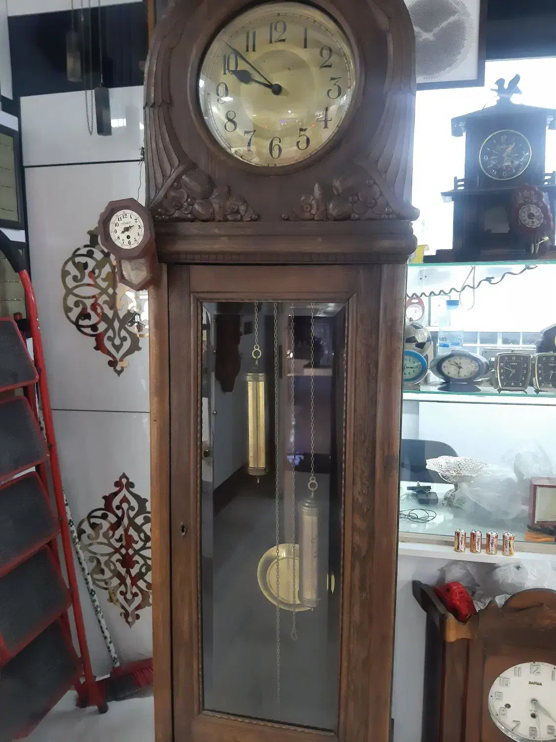 ساعت روسی والمانی|کلکسیون اشیاء عتیقه|اصفهان, نقش جهان|دیوار