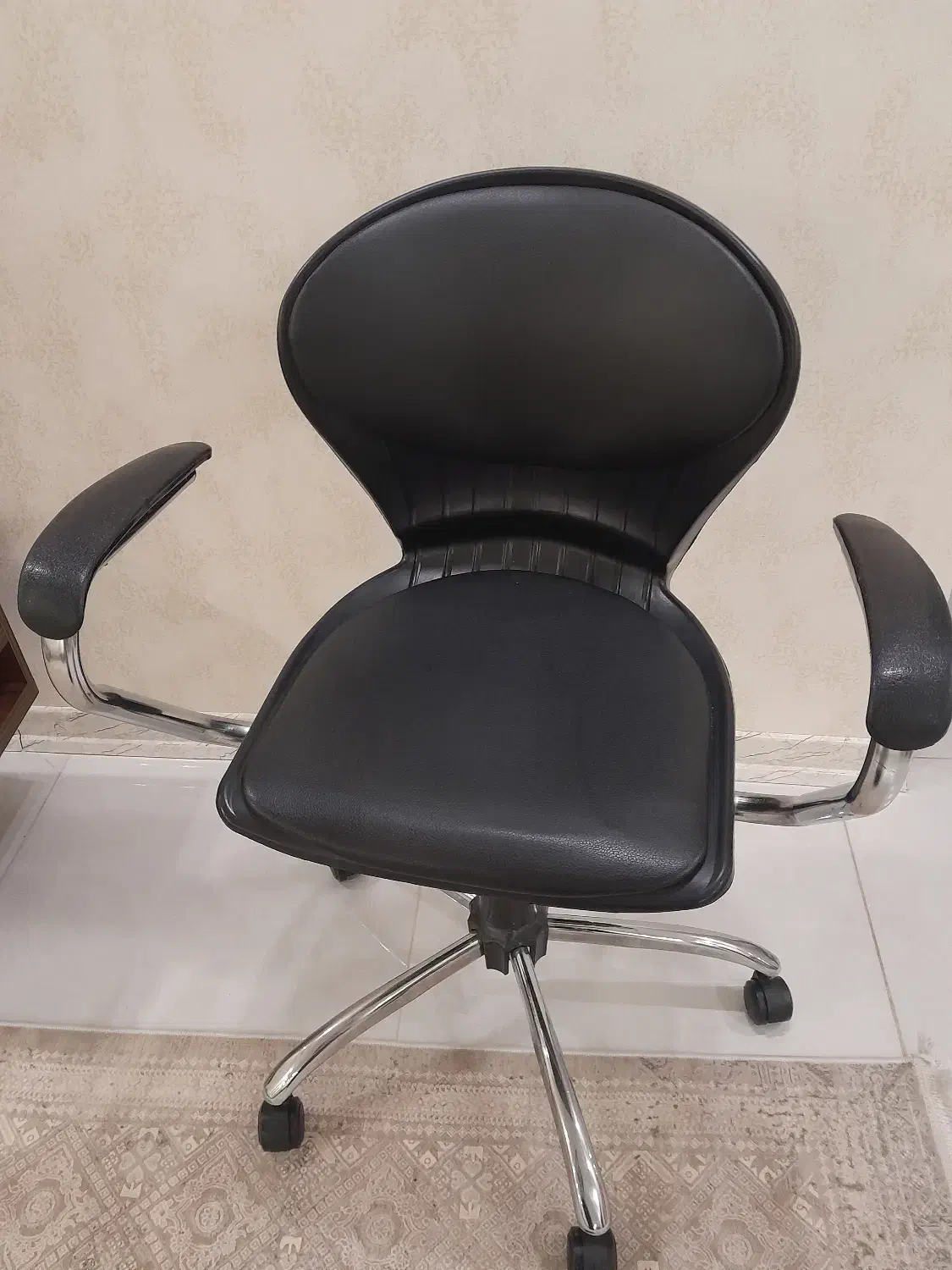 صندلی میز تحریر و اداری و دفتر کار و مغازه|صندلی و نیمکت|شاهینشهر, شهرک میلاد|دیوار