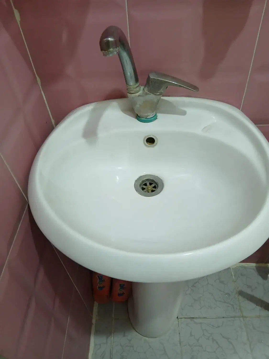 روشویی وایینه سرویس بهداشتی|مصالح و تجهیزات ساختمان|زنجان, |دیوار