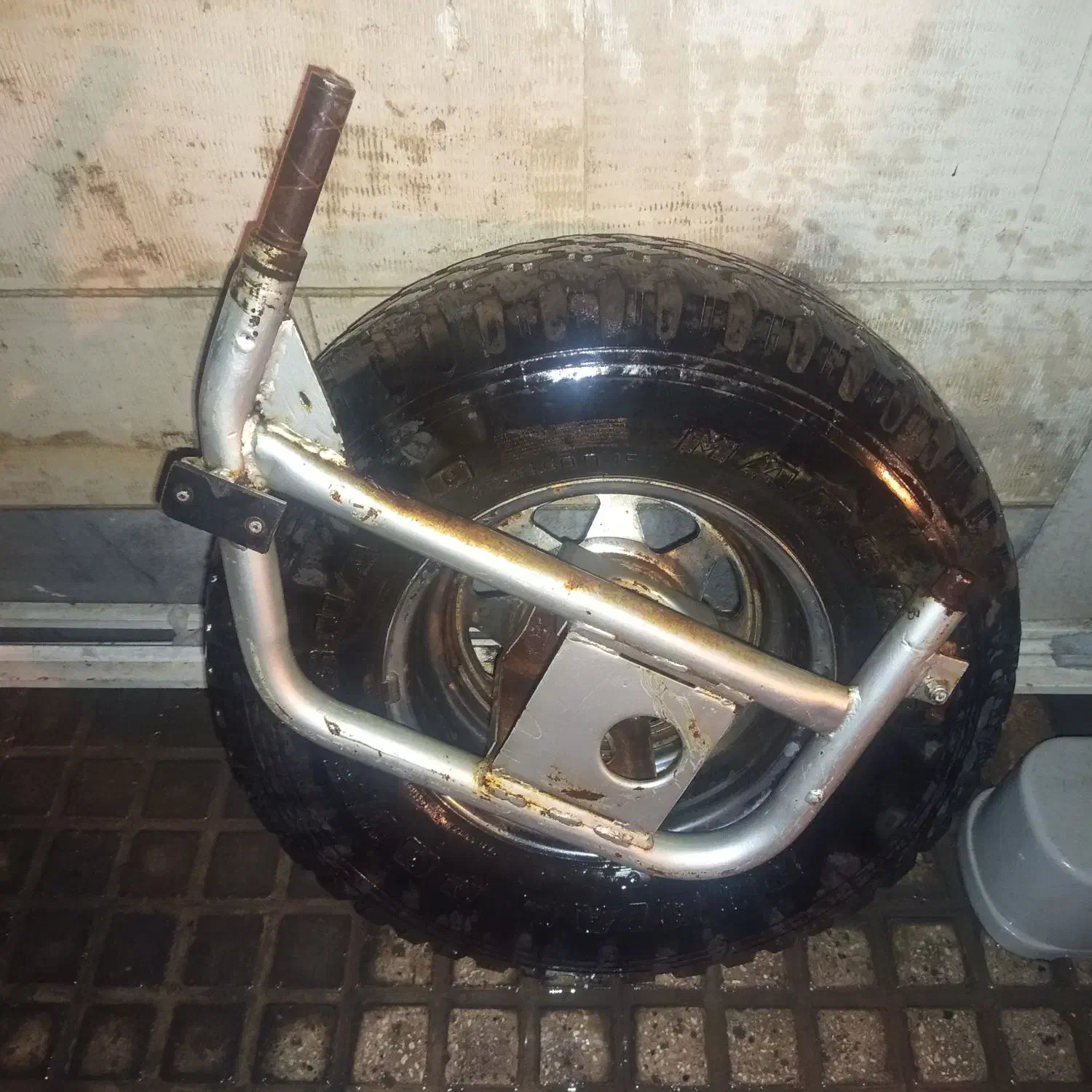 رینگ ولاستیک وزاپاس بند پاترول|قطعات یدکی و لوازم جانبی|تهران, گرگان|دیوار