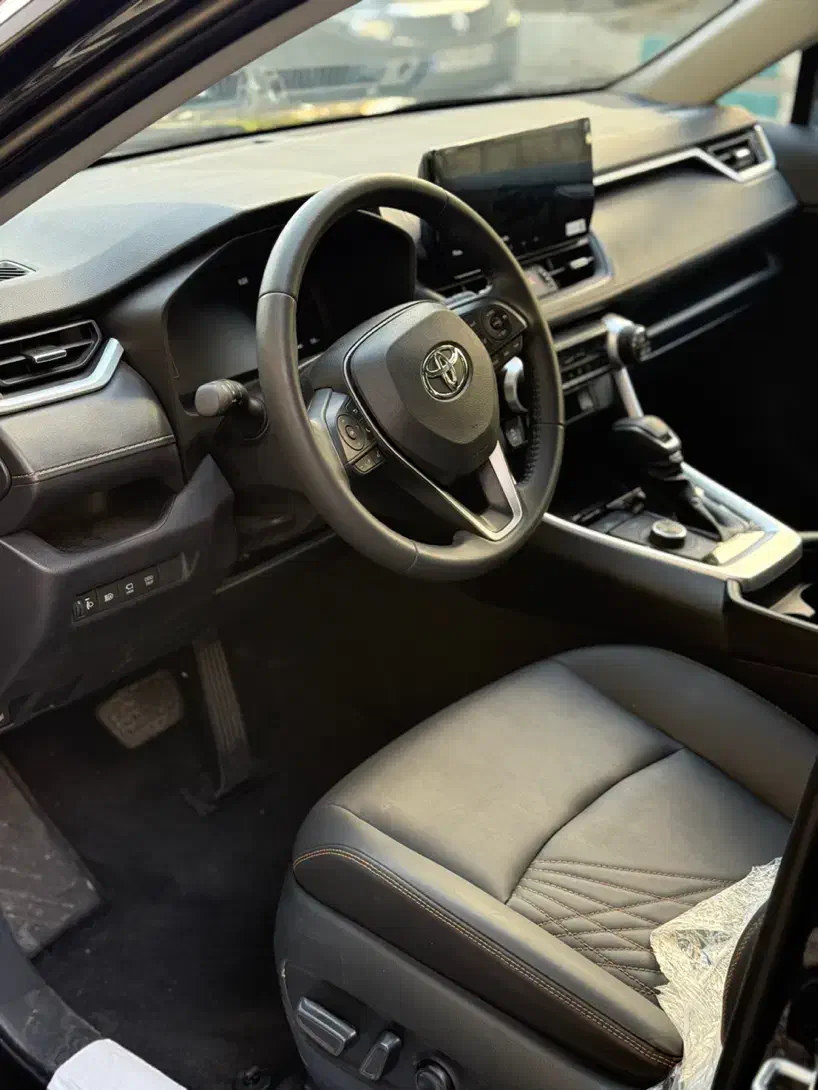 تویوتا راوفورهیبرید۲۰۲۵|خودرو سواری و وانت|تهران, کامرانیه|دیوار