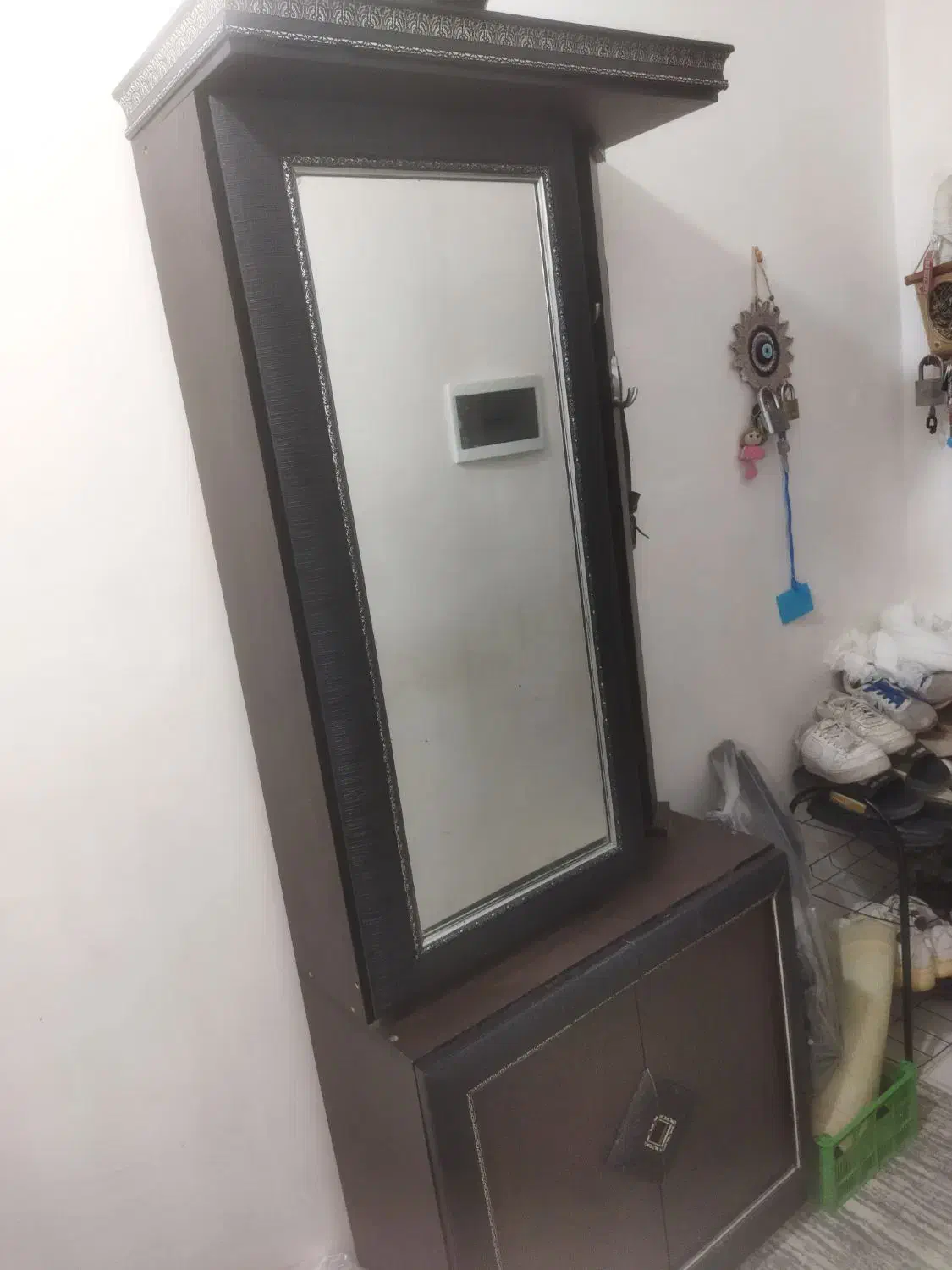 جاکفشی|جاکفشی، کمد، دراور|چهارباغ, |دیوار