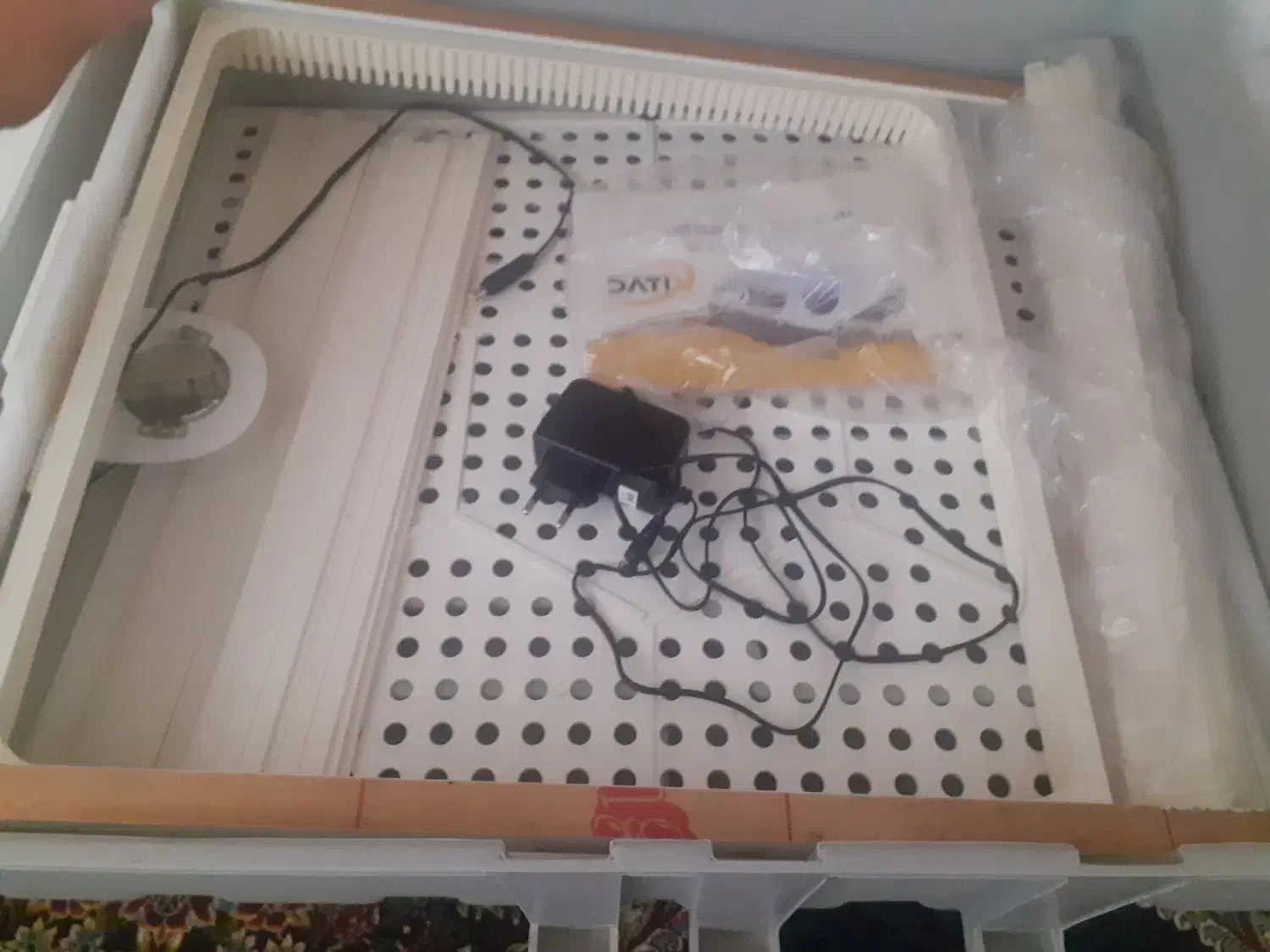 دستگاه جوجه کشی|لوازم جانبی حیوانات|تویسرکان, |دیوار