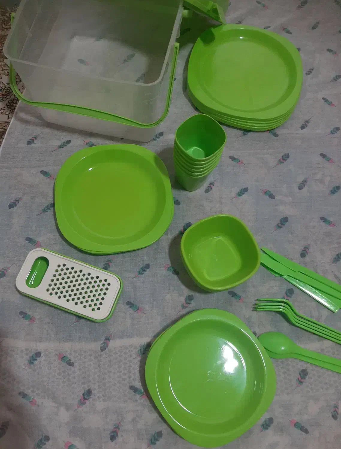 مقداری ظرف برا خانواده|ظروف نگهدارنده، پلاستیکی، یکبارمصرف|خرمآباد, |دیوار