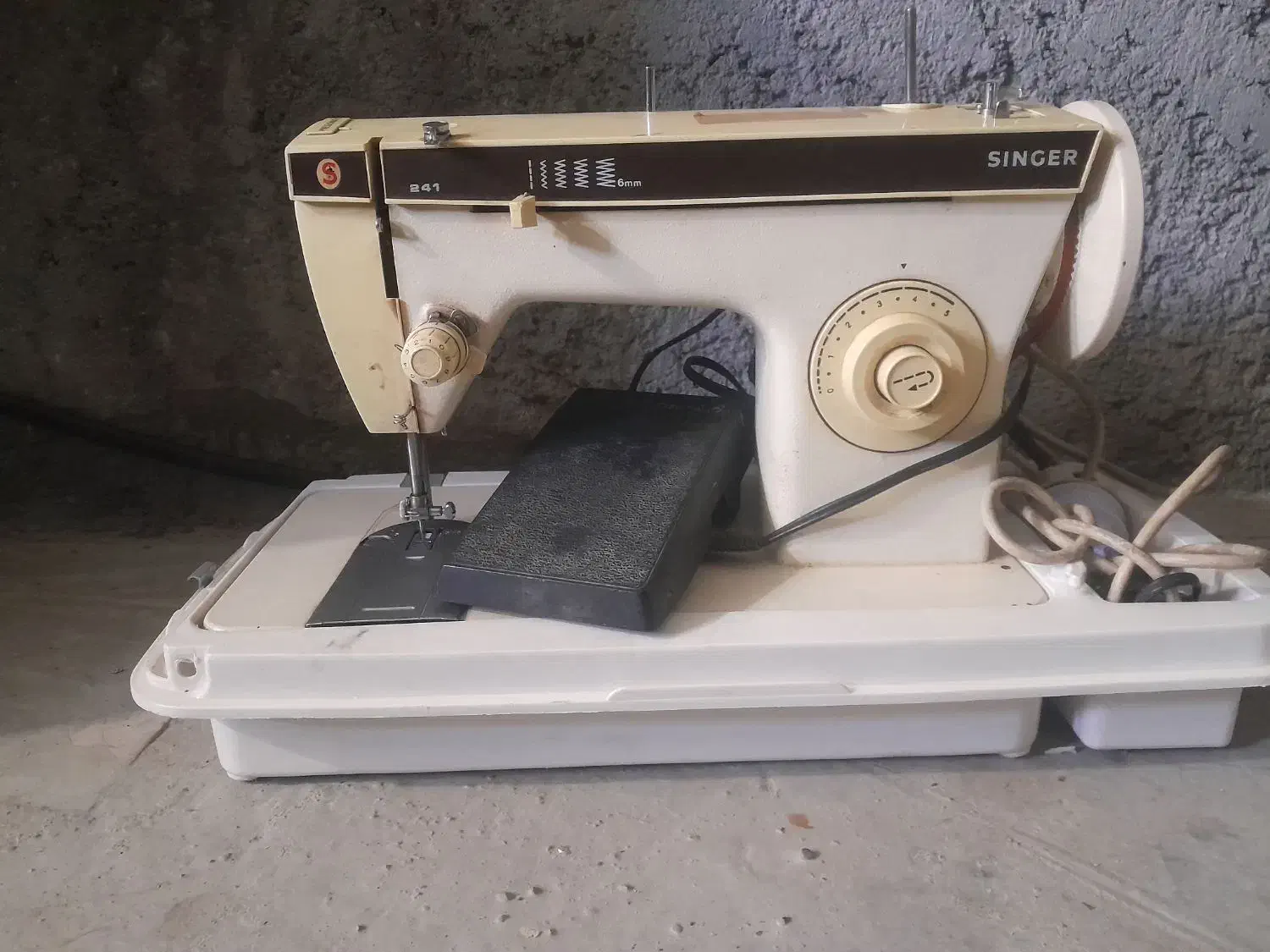 چرخ خیاطی قدیمی|چرخ خیاطی و ریسندگی|میناب, |دیوار