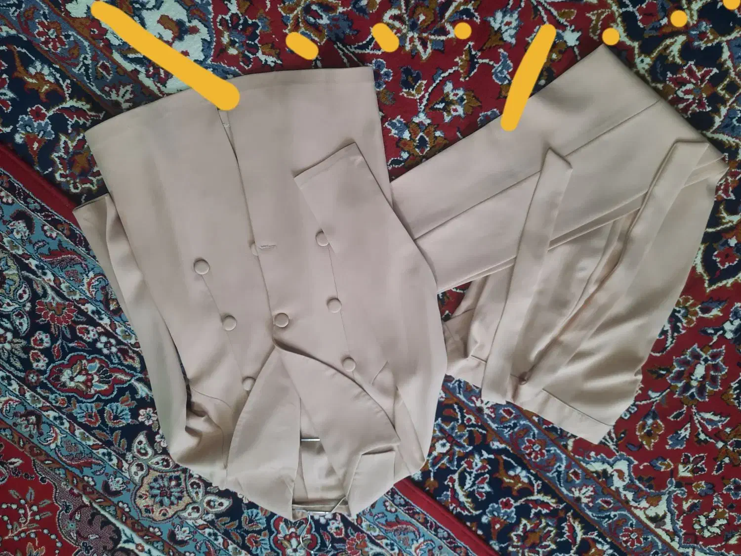 لباس مجلسی|لباس|دورود, |دیوار