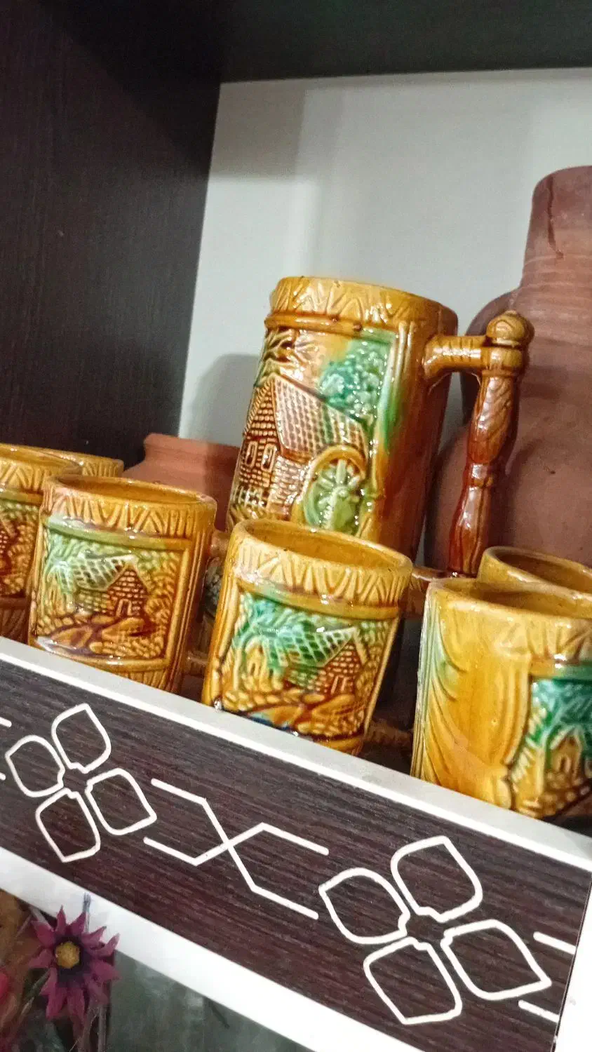 سفال ۱ میلیون|کلکسیون اشیاء عتیقه|سیاهکل, |دیوار