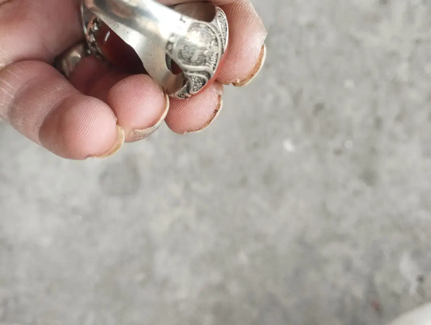 انگشتره نقره|کلکسیون اشیاء عتیقه|شهریار, فرارت|دیوار