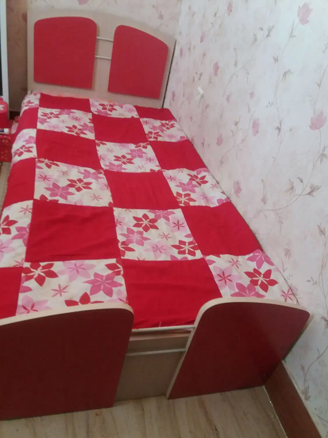 تخت|تخت و سرویس خواب|شیروان (خراسان), |دیوار