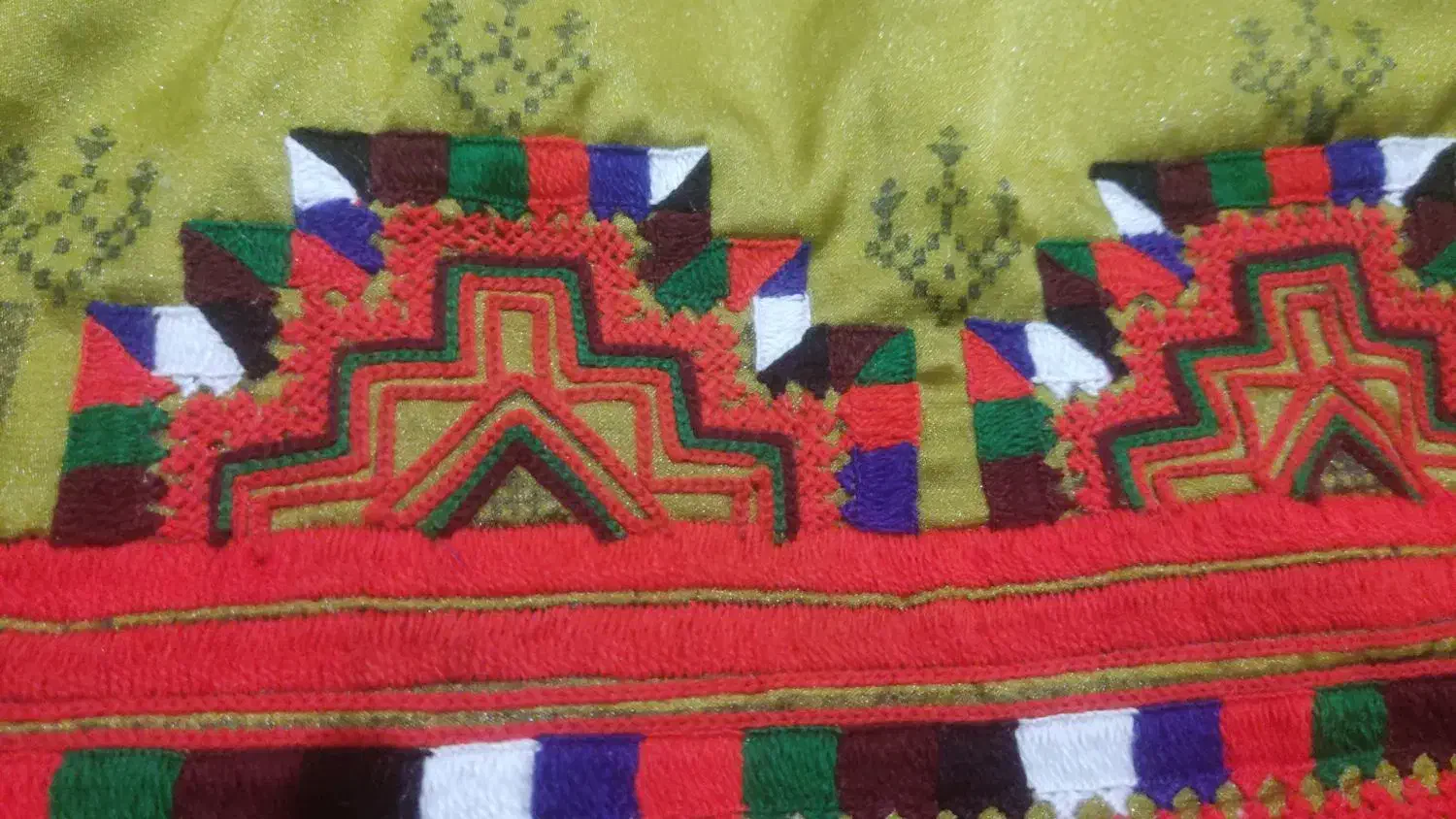 لباس بلوچی زنانه میدوزم|لباس|اسفندقه, |دیوار