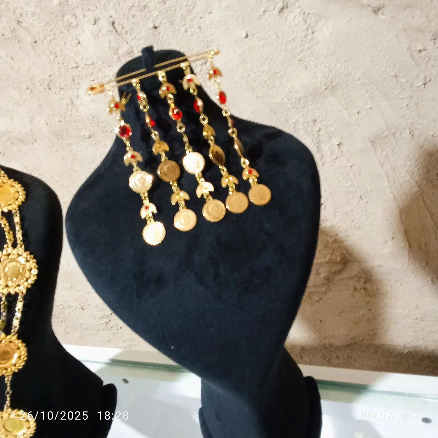 گالری بدلیجات اجاره ای و فروشی ماهلین|بدلیجات|سمیرم, |دیوار