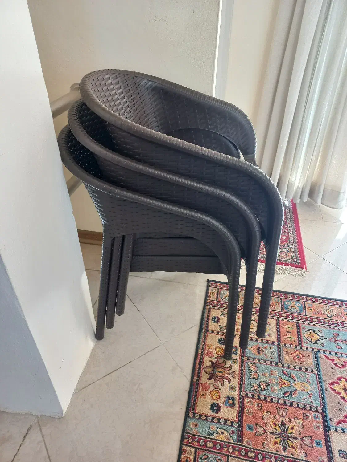 صندلی حصیری|صندلی و نیمکت|سرخرود, |دیوار