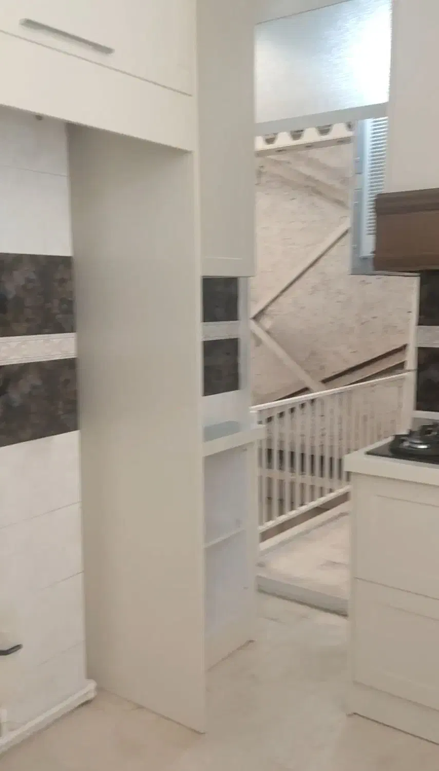 قیطریه ۱۰۰متر  ۲خواب  طبقه۳