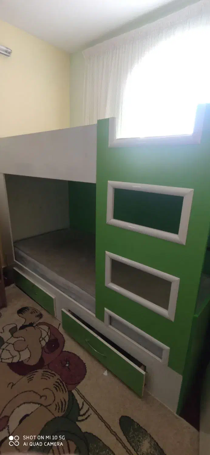 تخت دو طبقه چوبی با کمد لباس|تخت و سرویس خواب|بم, |دیوار