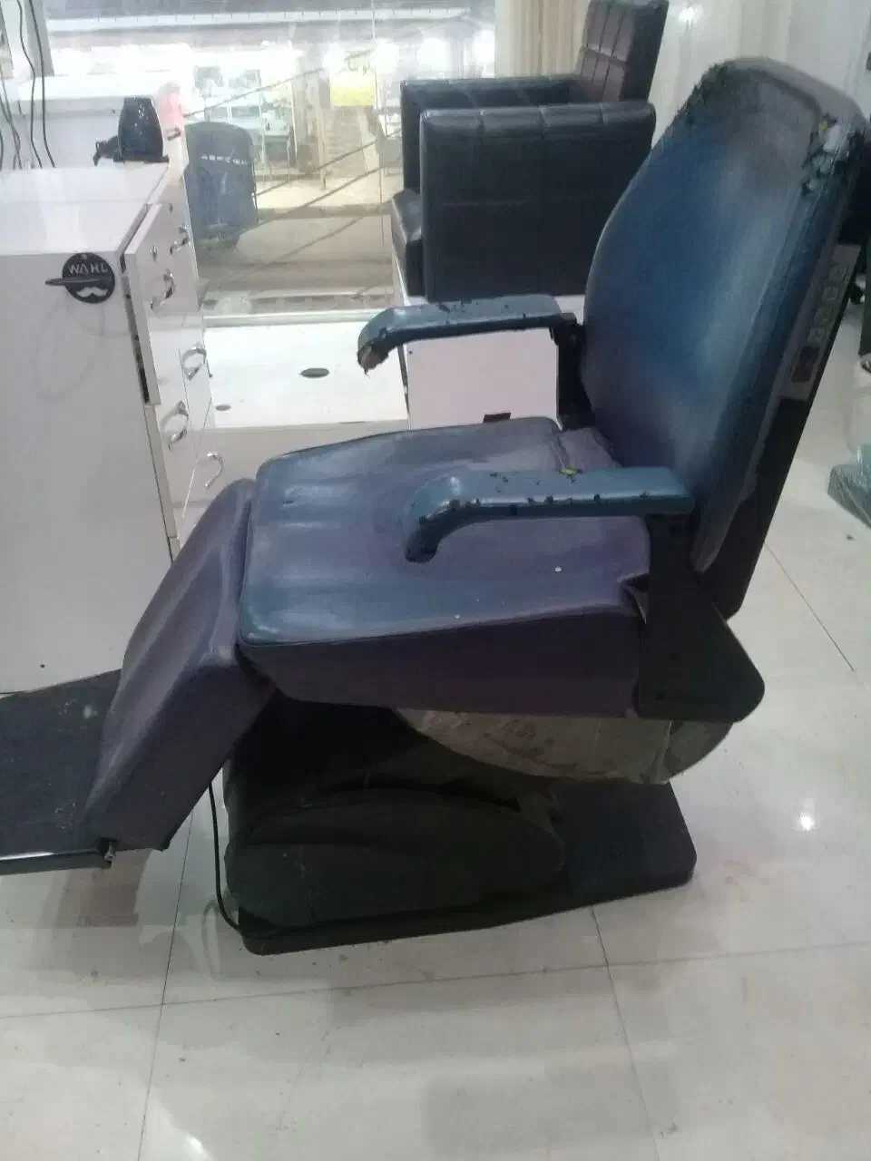 لوازم آرایشگاه|آرایشگاه و سالن‌های زیبایی|فومن, |دیوار