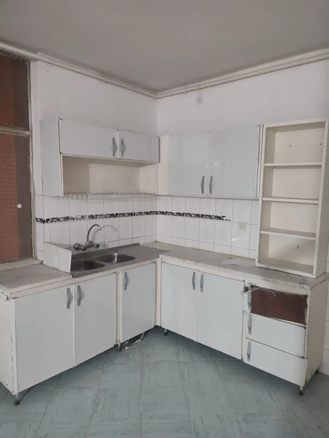 کابینت و هود و سینک ظرفشویی|آبچکان و نظمدهنده ظروف|زاهدان, |دیوار