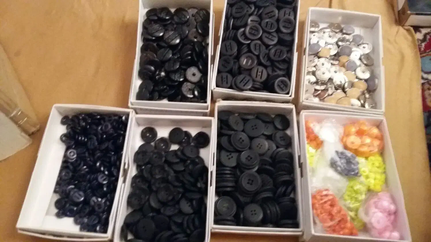 دکمه حراجی|لوازم خیاطی و بافتنی|کرج, کیانمهر|دیوار