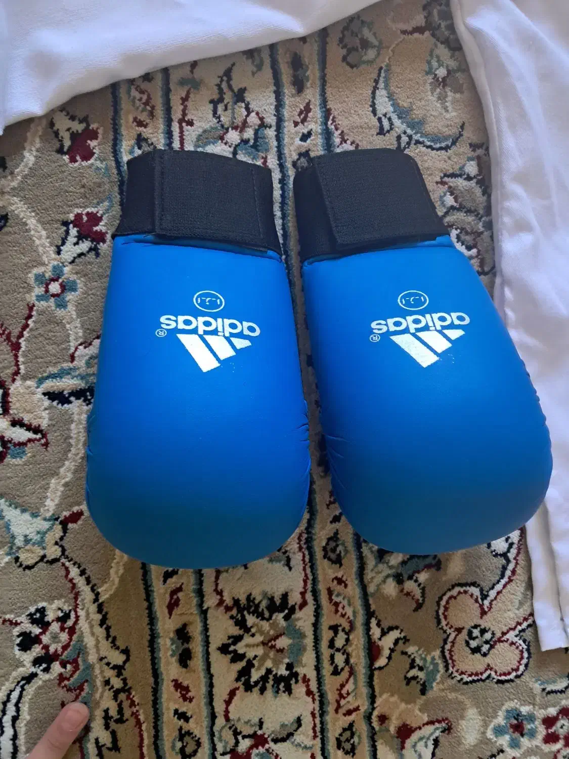 لباس کاراته و ضربه گیر پا و مشت|کفش و لباس بچه|برخوار, |دیوار