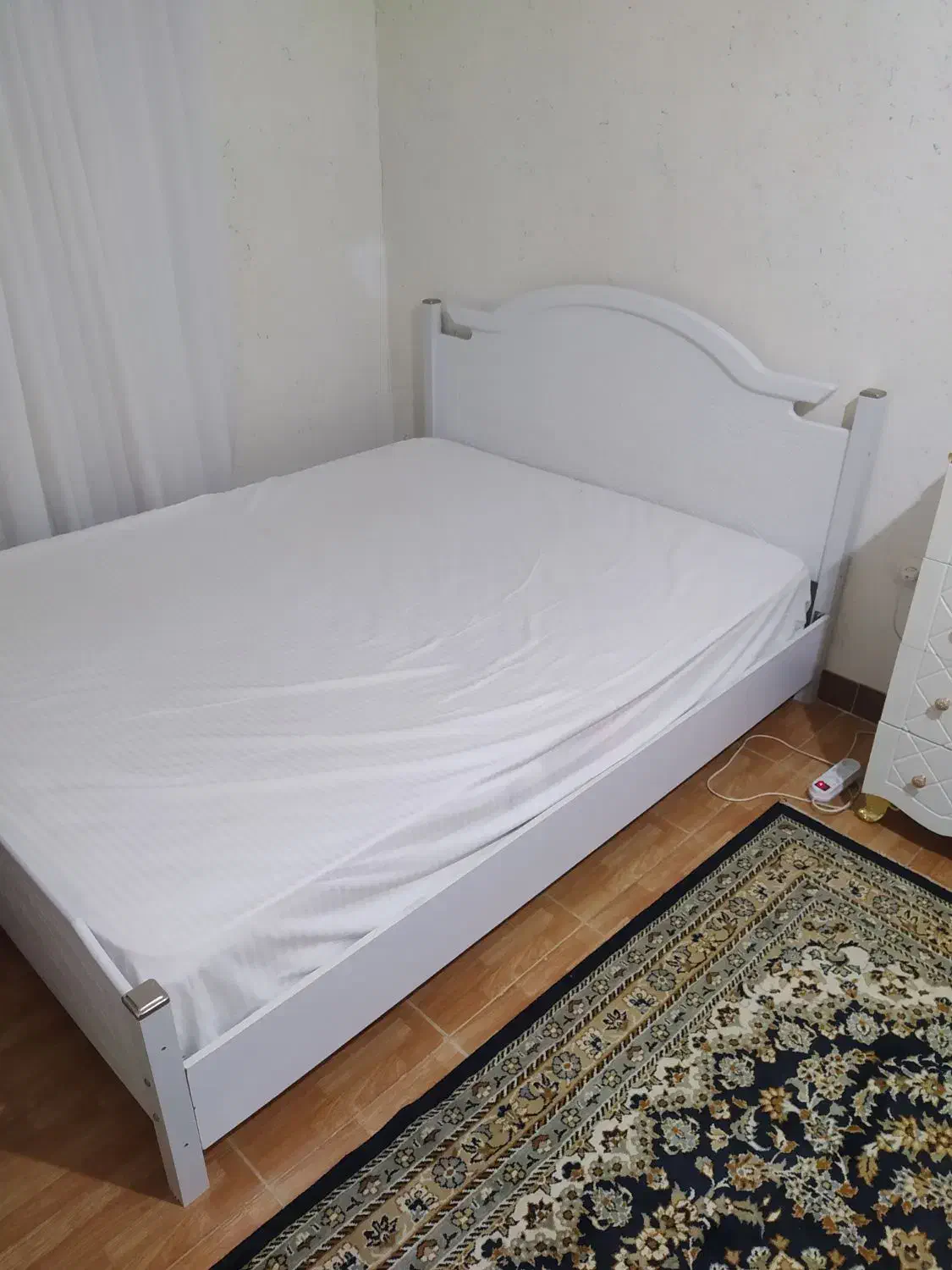 تخت خواب|تخت و سرویس خواب|پرند, فاز ۶|دیوار