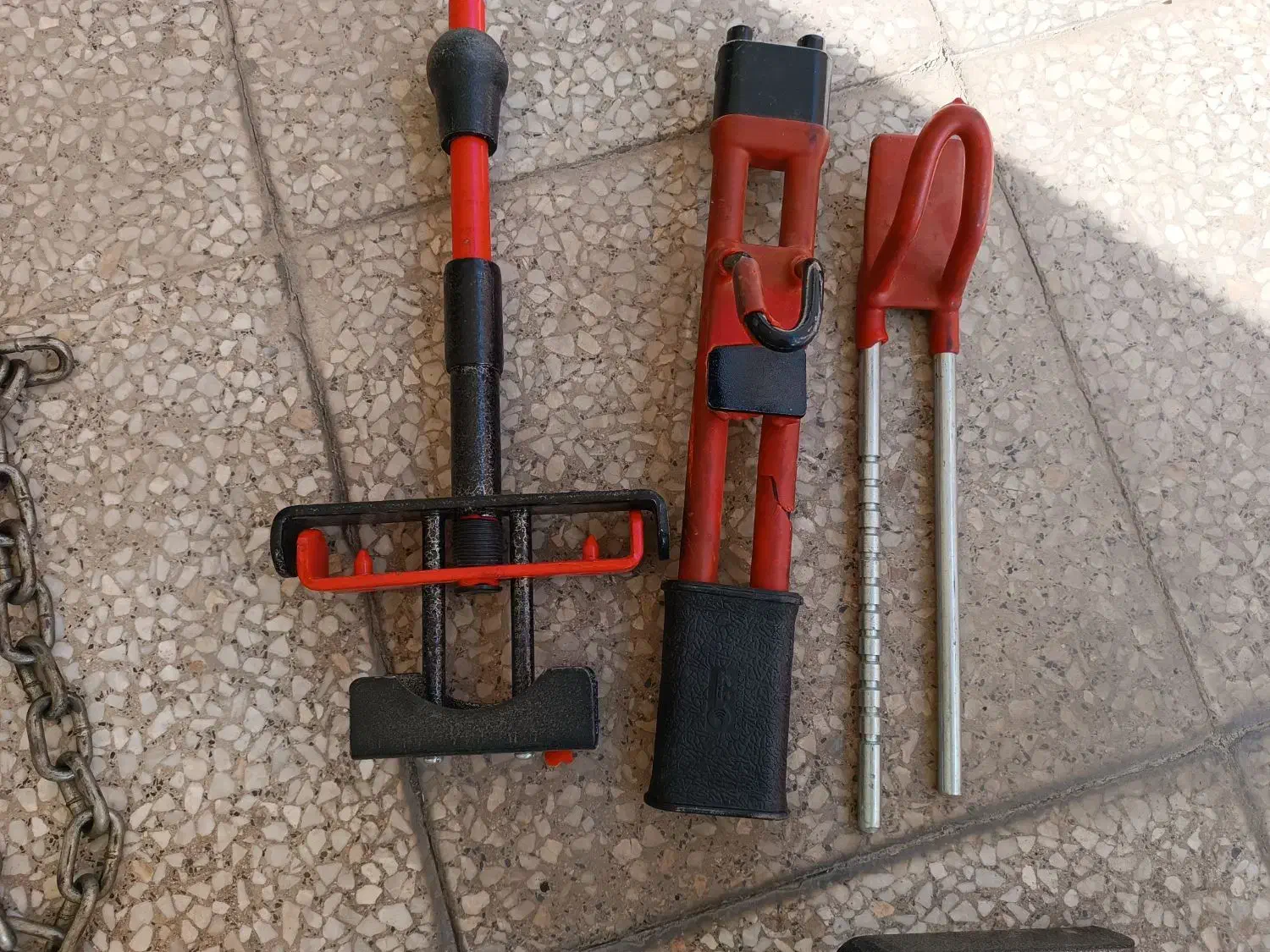 حراج قفل فرمون ، قفل پدال ،زنجیر چرخ و قلاب جرثقیل|حراج|شاهینشهر, شهرک هشت بهشت|دیوار